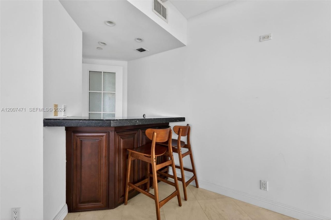 3000 Island Blvd, Unit 2305, Aventura, FL 33160 Photo