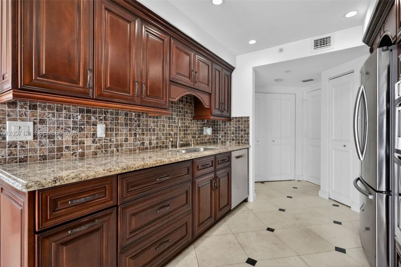 3000 Island Blvd, Unit 2305, Aventura, FL 33160 Photo