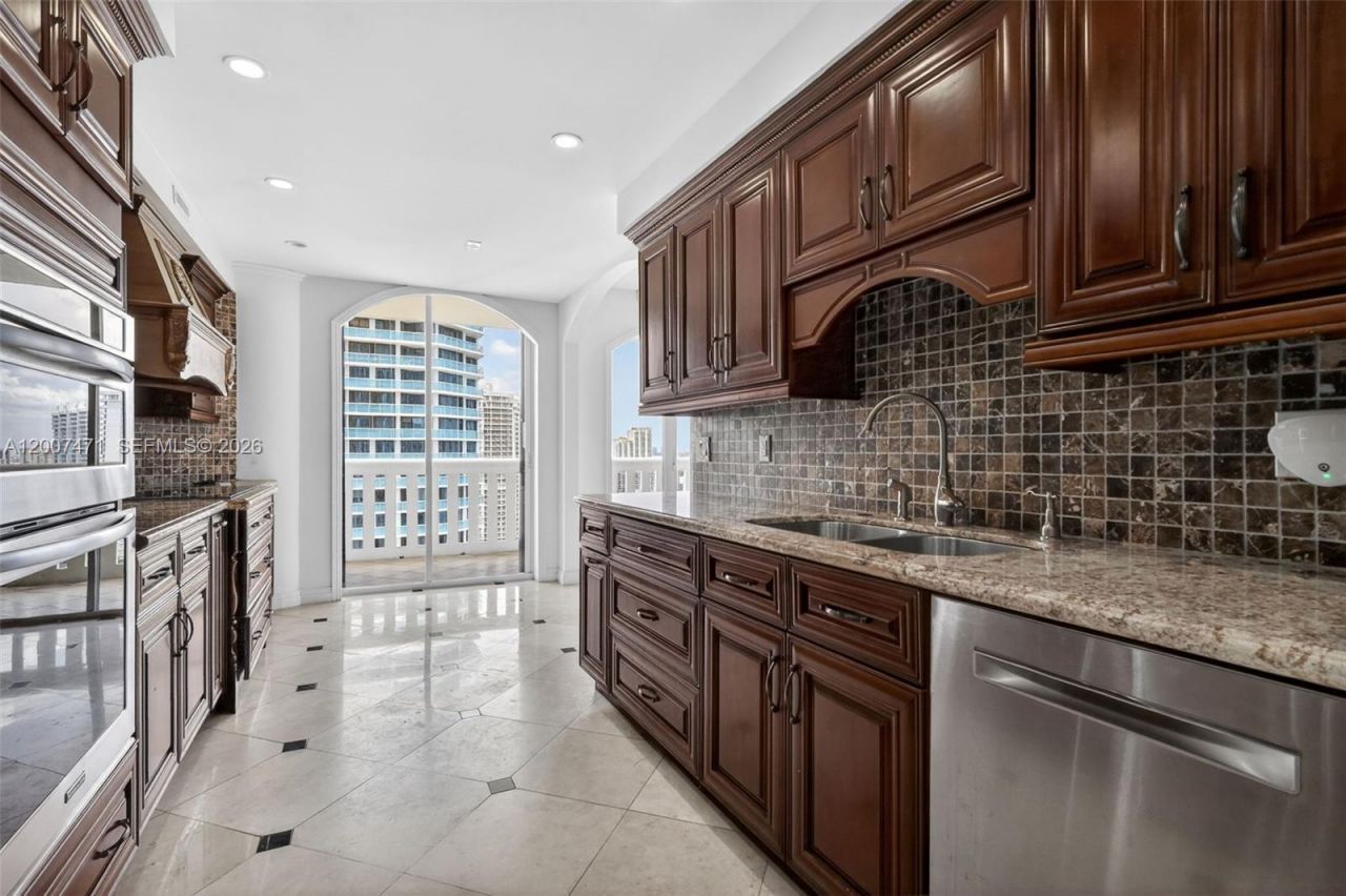 3000 Island Blvd, Unit 2305, Aventura, FL 33160 Photo