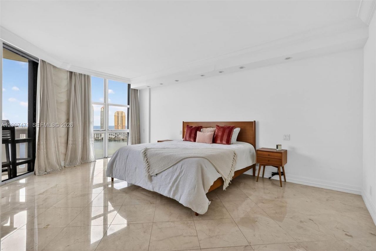 3000 Island Blvd, Unit 2305, Aventura, FL 33160 Photo