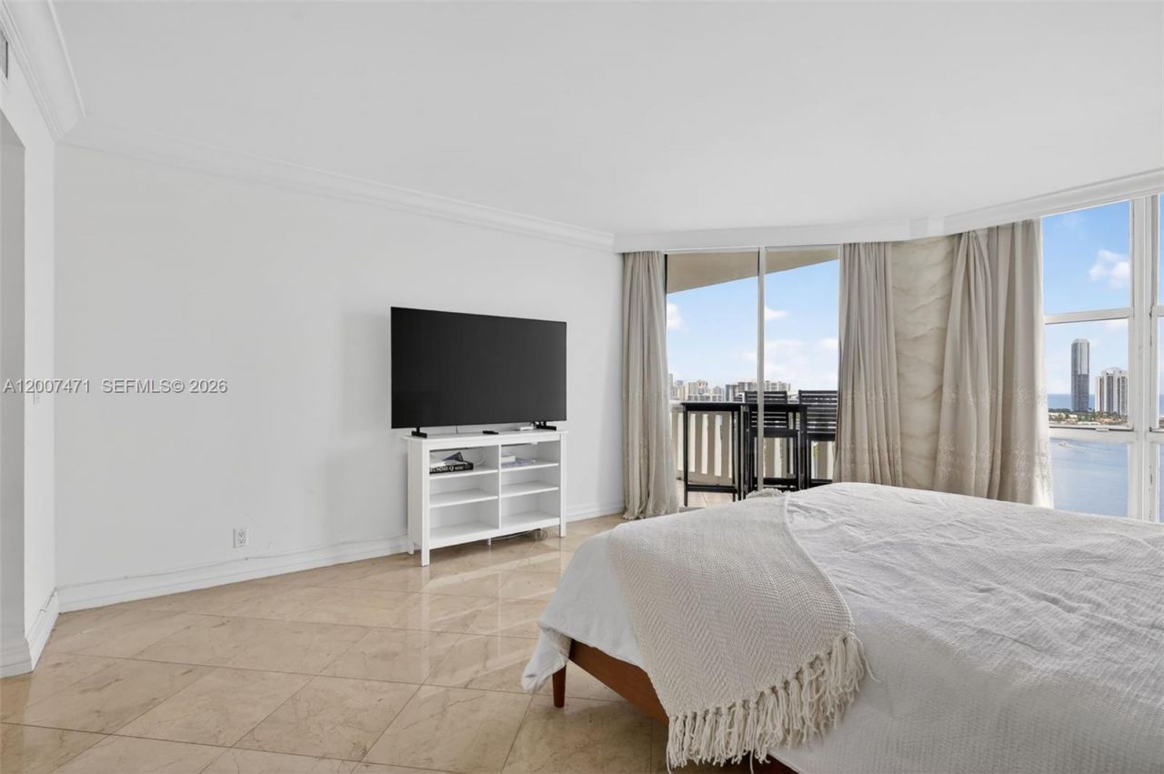 3000 Island Blvd, Unit 2305, Aventura, FL 33160 Photo