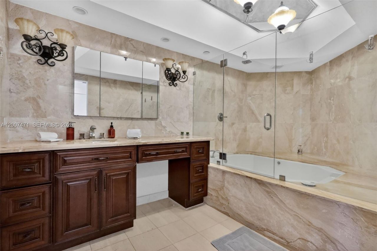 3000 Island Blvd, Unit 2305, Aventura, FL 33160 Photo