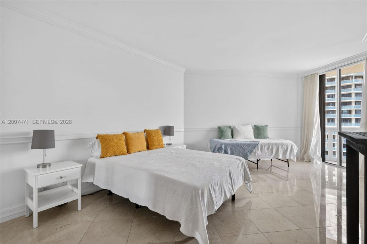 3000 Island Blvd, Unit 2305, Aventura, FL 33160 Photo