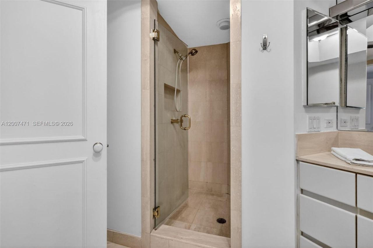 3000 Island Blvd, Unit 2305, Aventura, FL 33160 Photo