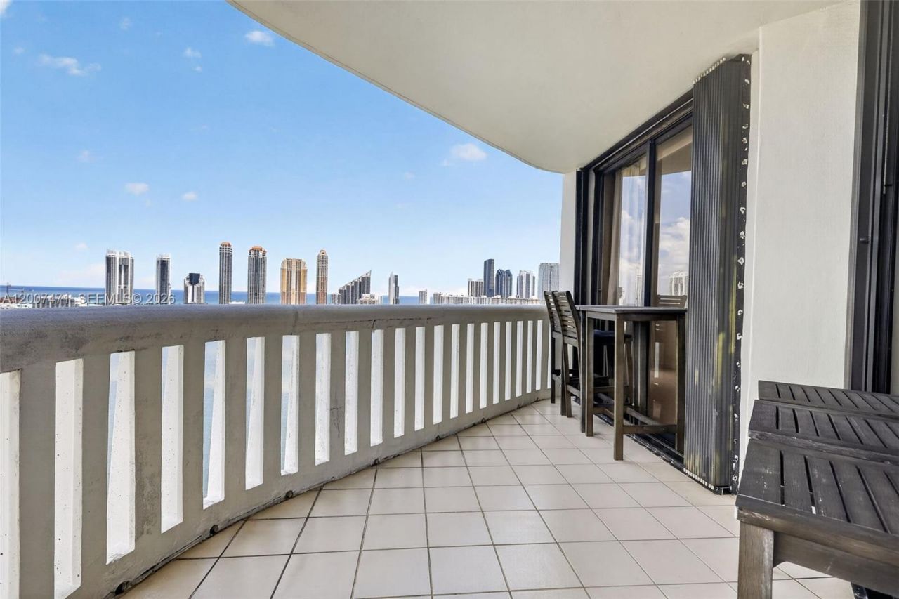 3000 Island Blvd, Unit 2305, Aventura, FL 33160 Photo