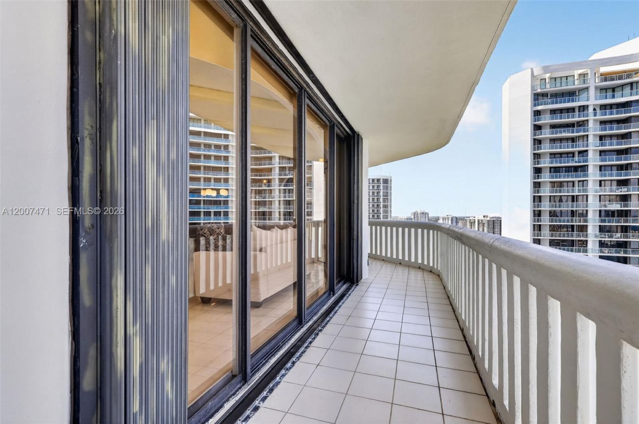 3000 Island Blvd, Unit 2305, Aventura, FL 33160 Photo