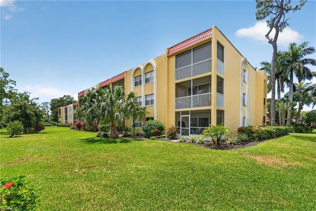 1084 Forest Lakes Dr, Unit 7205, Naples, FL 34105 Photo