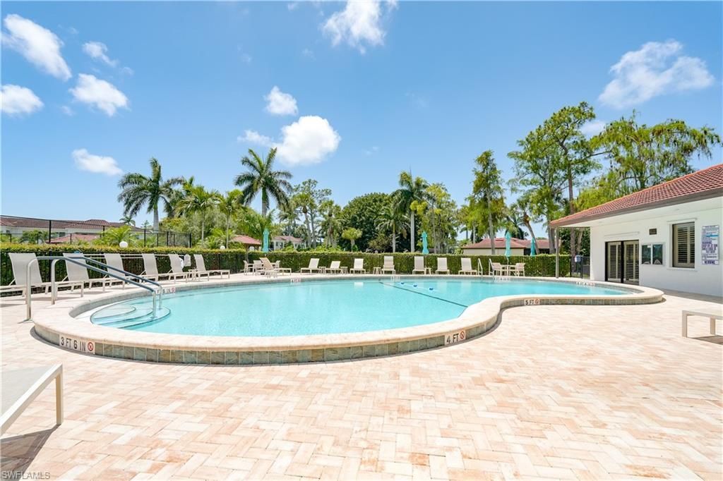 1084 Forest Lakes Dr, Unit 7205, Naples, FL 34105 Photo