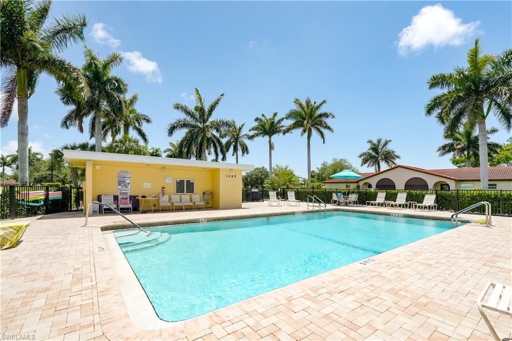 1084 Forest Lakes Dr, Unit 7205, Naples, FL 34105 Photo