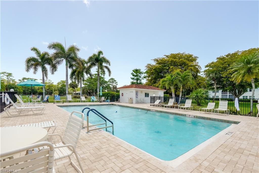 1084 Forest Lakes Dr, Unit 7205, Naples, FL 34105 Photo