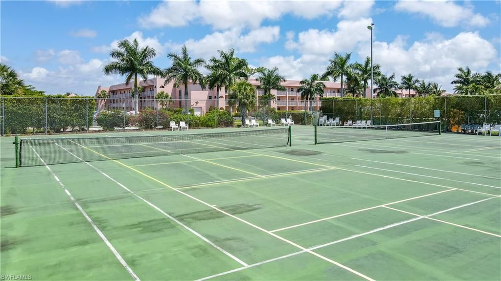 1084 Forest Lakes Dr, Unit 7205, Naples, FL 34105 Photo