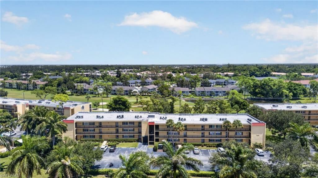 1084 Forest Lakes Dr, Unit 7205, Naples, FL 34105 Photo