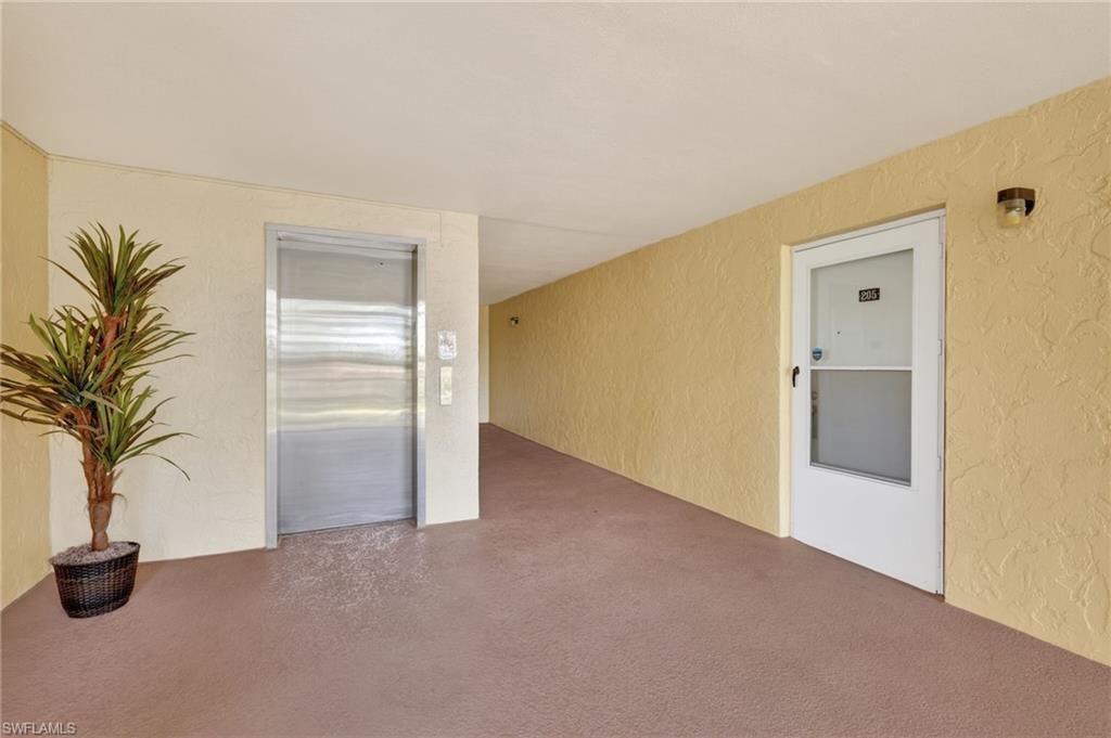 1084 Forest Lakes Dr, Unit 7205, Naples, FL 34105 Photo