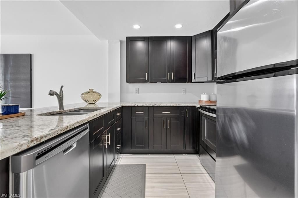 1084 Forest Lakes Dr, Unit 7205, Naples, FL 34105 Photo