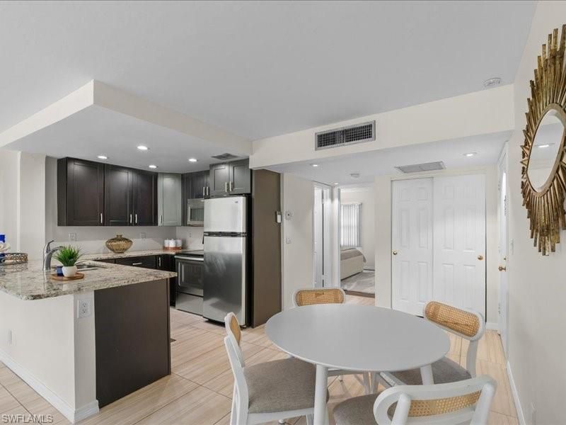 1084 Forest Lakes Dr, Unit 7205, Naples, FL 34105 Photo