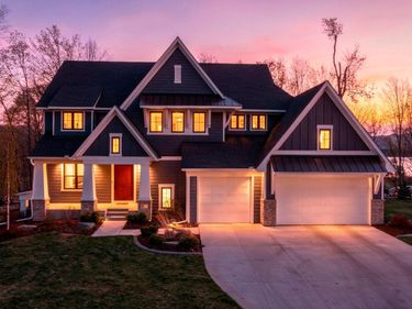 4215 Halsteads Bay Lane, Excelsior, MN 55331