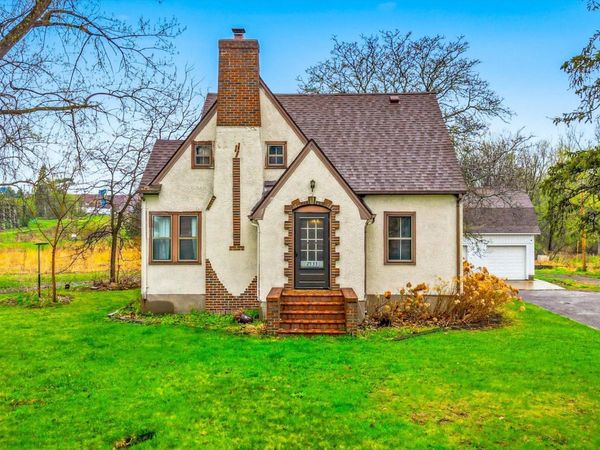 2533 Snelling Curve, Roseville, MN 55113