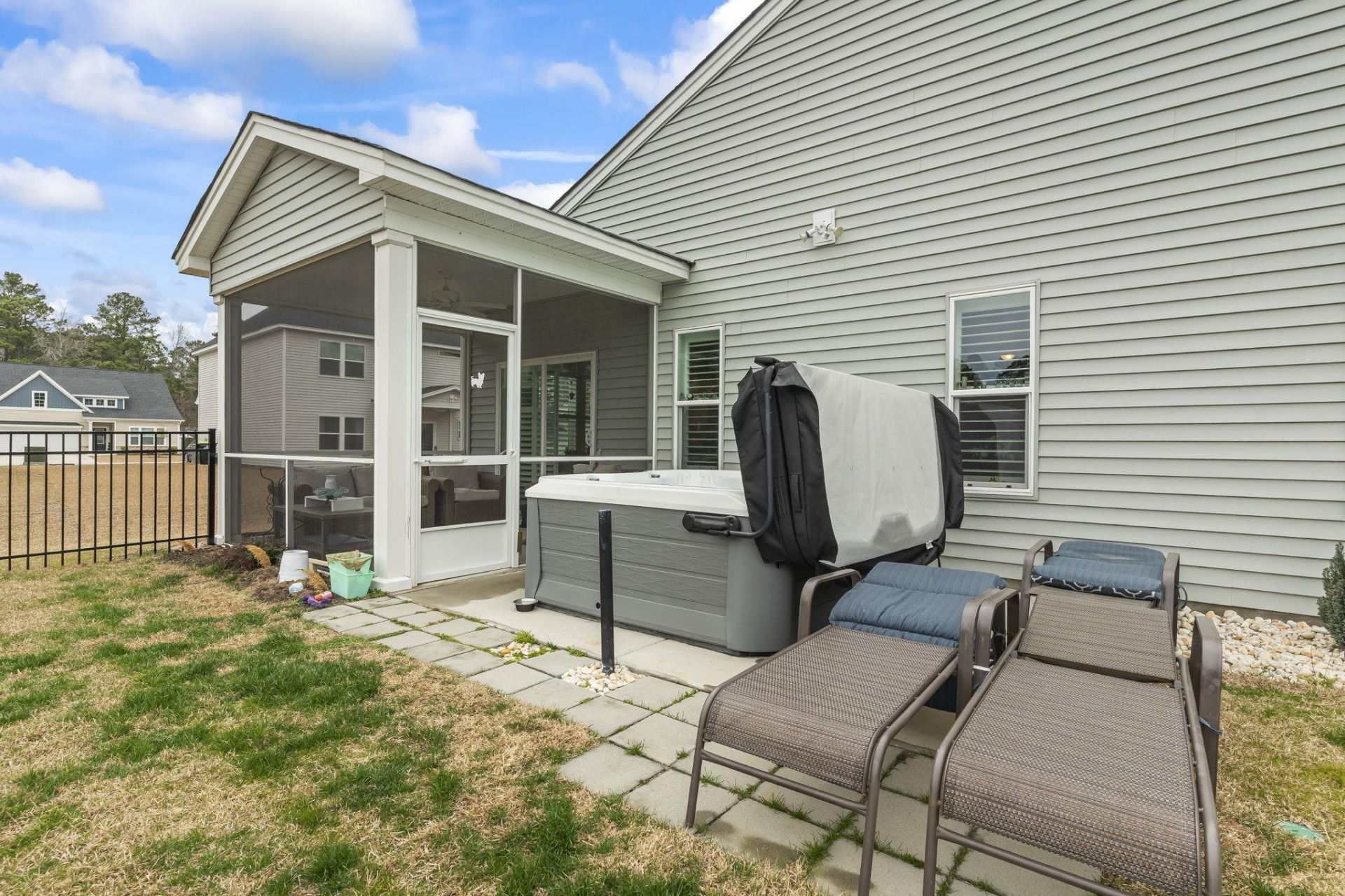439 Mcgarry Dr. Photo 22