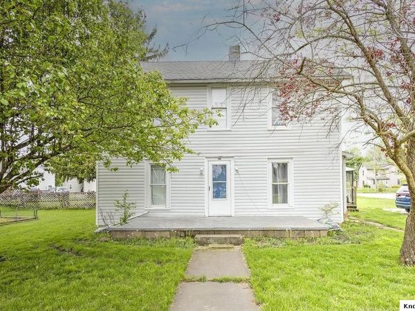 160 N Clayton Street, Centerburg, OH 43011