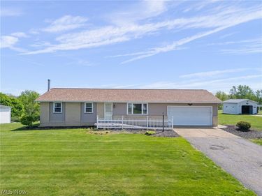1830 Baird Avenue NE, Paris, OH 44669
