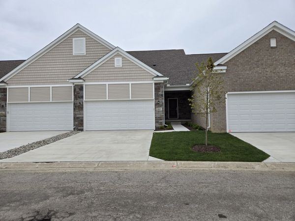 4264 Plum Village Circle, Unit 40, Monroe, MI 48161