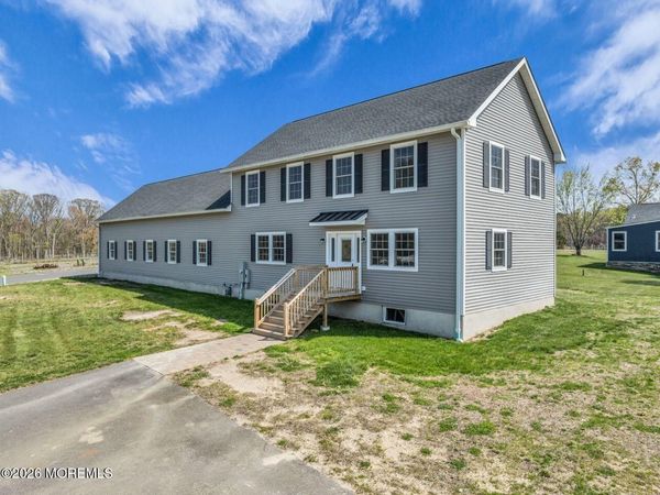 553 Colts Neck Road, Unit B, Farmingdale, NJ 07727