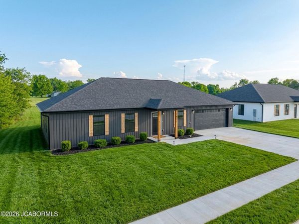 210 LOVE STREET, Auxvasse, MO 65231