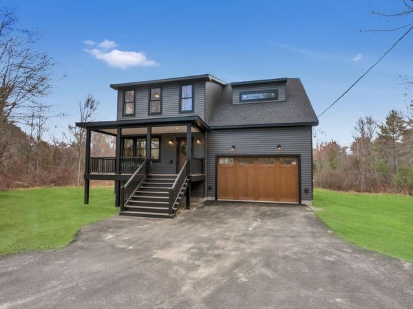 43 Middle Road, Falmouth, ME 04105