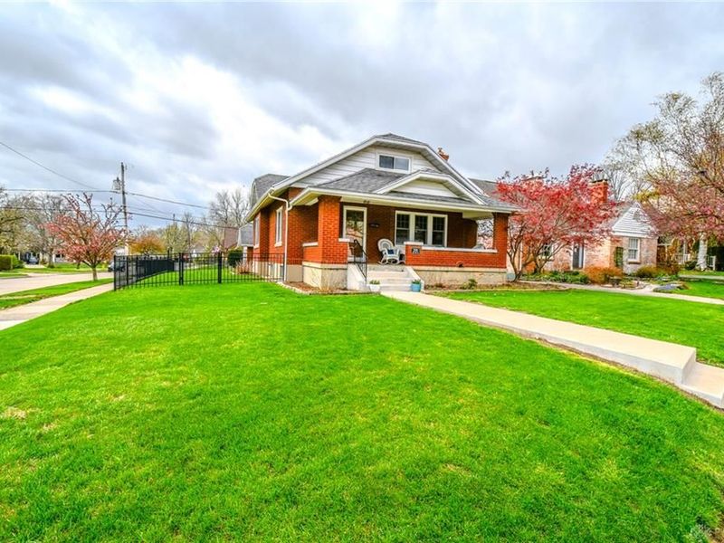 200 Dell Park Avenue, Oakwood, OH 45419 Photo 3