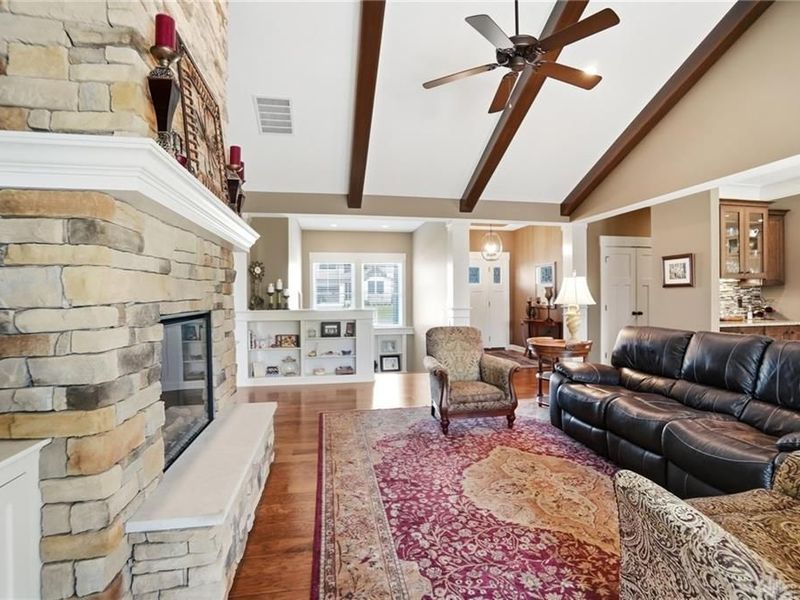 980 Greenmantle Drive, Tipp City, OH 45373 Photo 12