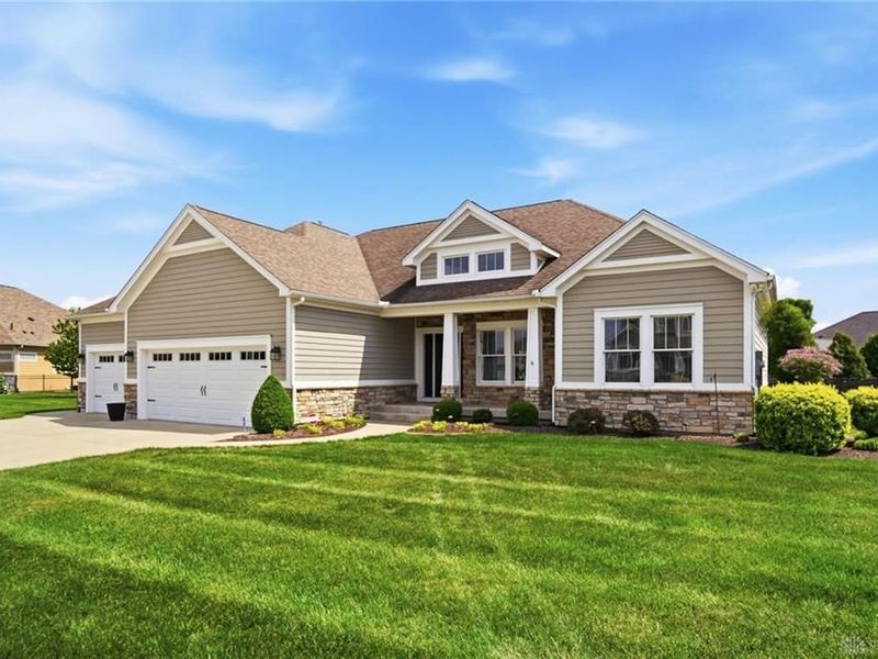 980 Greenmantle Drive, Tipp City, OH 45373 Photo 2