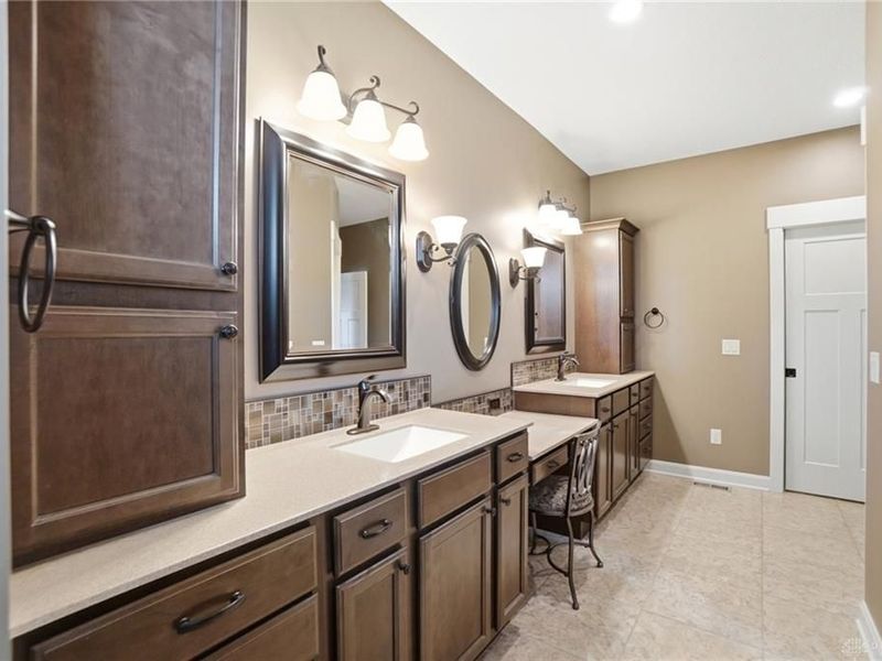 980 Greenmantle Drive, Tipp City, OH 45373 Photo 32