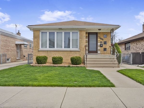 5353 S Moody Avenue , Chicago, IL 60638
