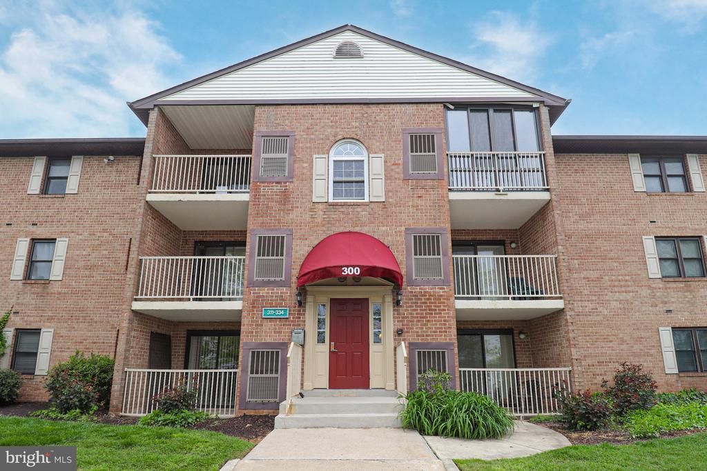 311 Governor Circle, Wilmington, DE 19809 Main Photo
