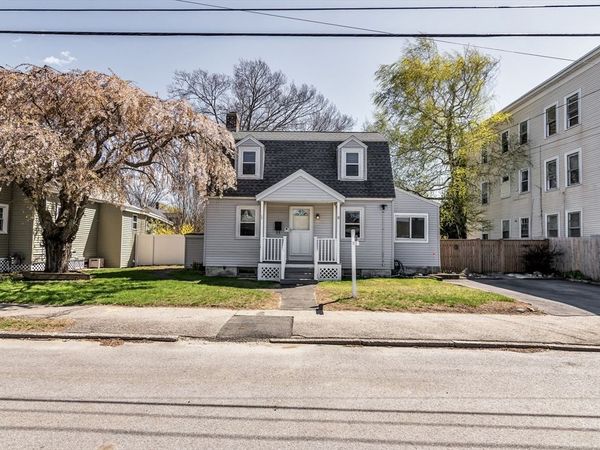 16 Market St, Lawrence, MA 01843