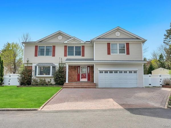 64 Muttontown Eastwoods Road, Syosset, NY 11791