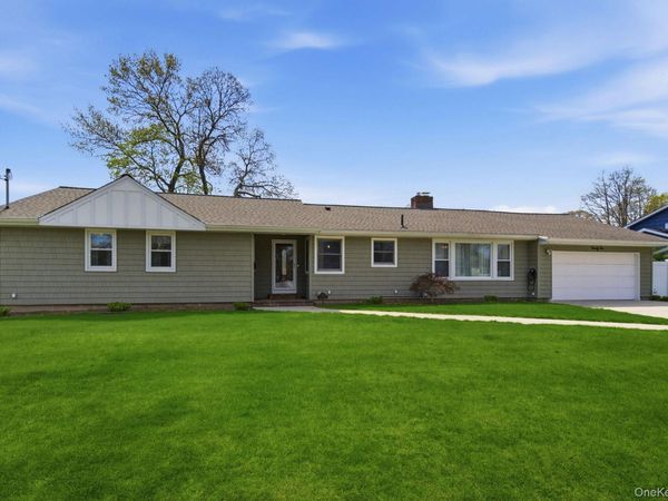 22 Wiggins Street , Ronkonkoma, NY 11779