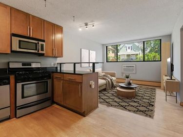 2530 1st Ave S, Unit 101, Minneapolis, MN 55404
