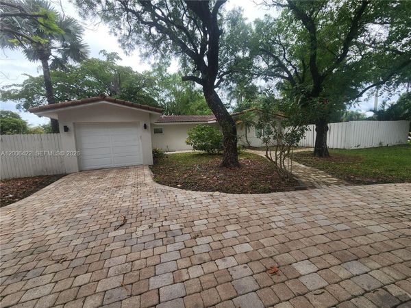 141 NE 30th St , Wilton Manors, FL 33334
