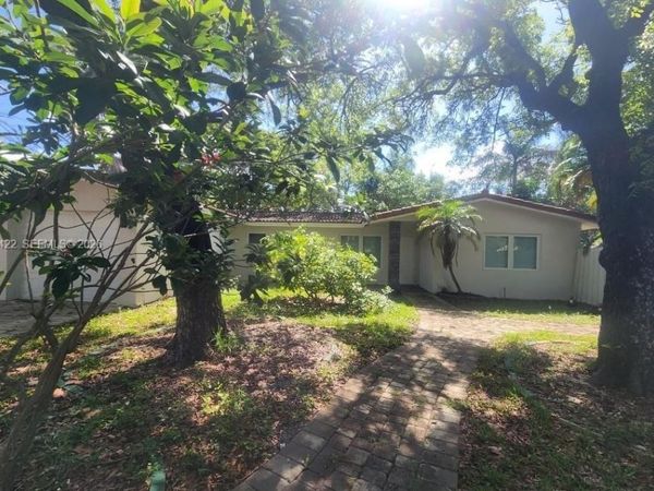 141 NE 30th St , Wilton Manors, FL 33334