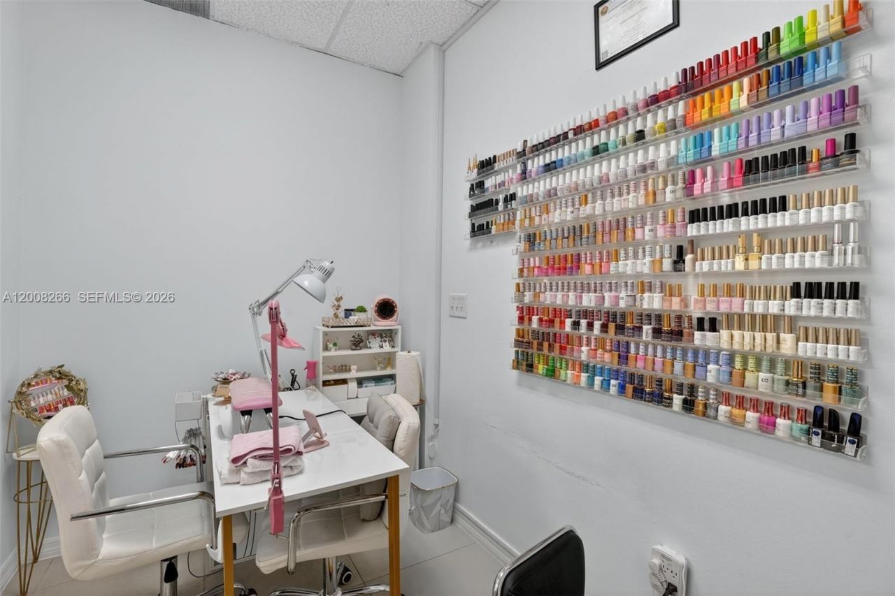 Beauty Salon For Sale On West Kendall , Kendall, FL 33175 Photo