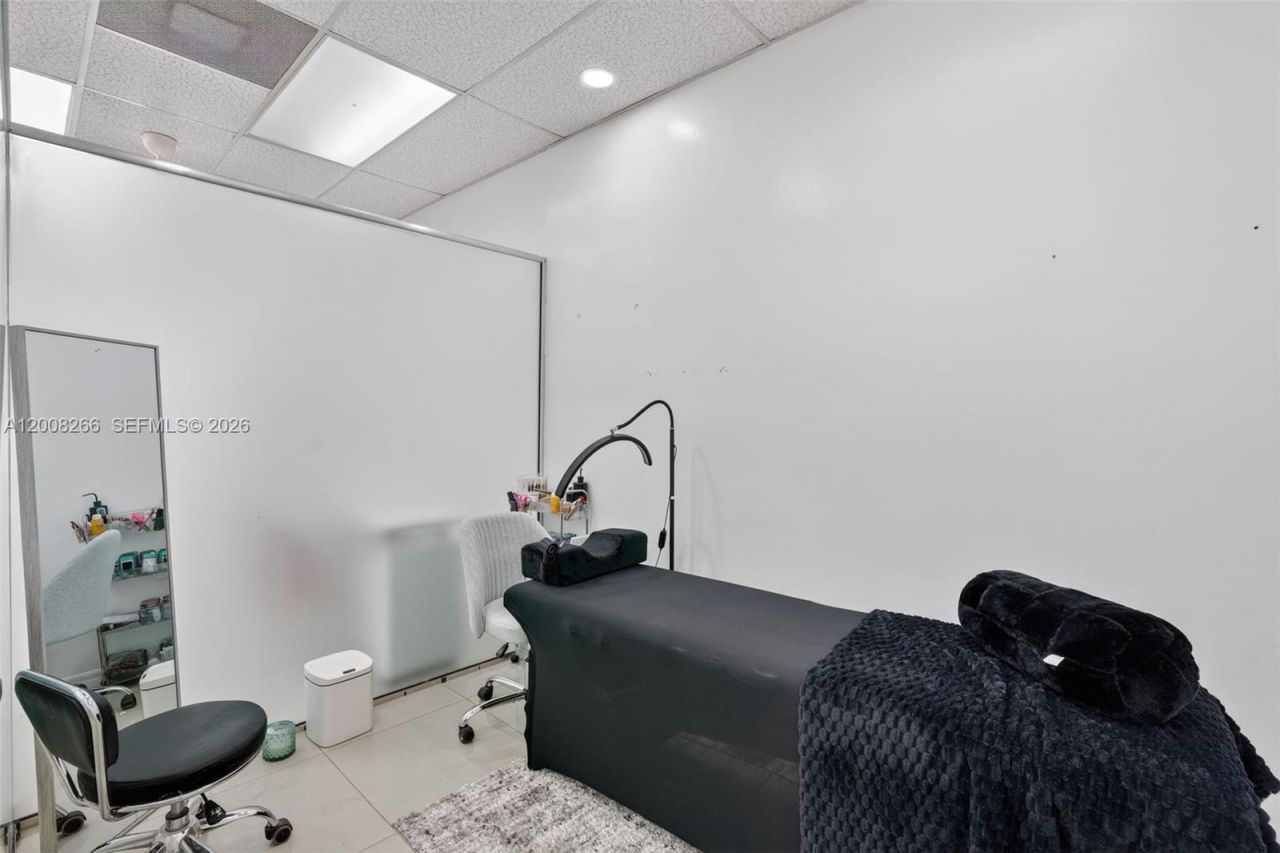 Beauty Salon For Sale On West Kendall , Kendall, FL 33175 Photo