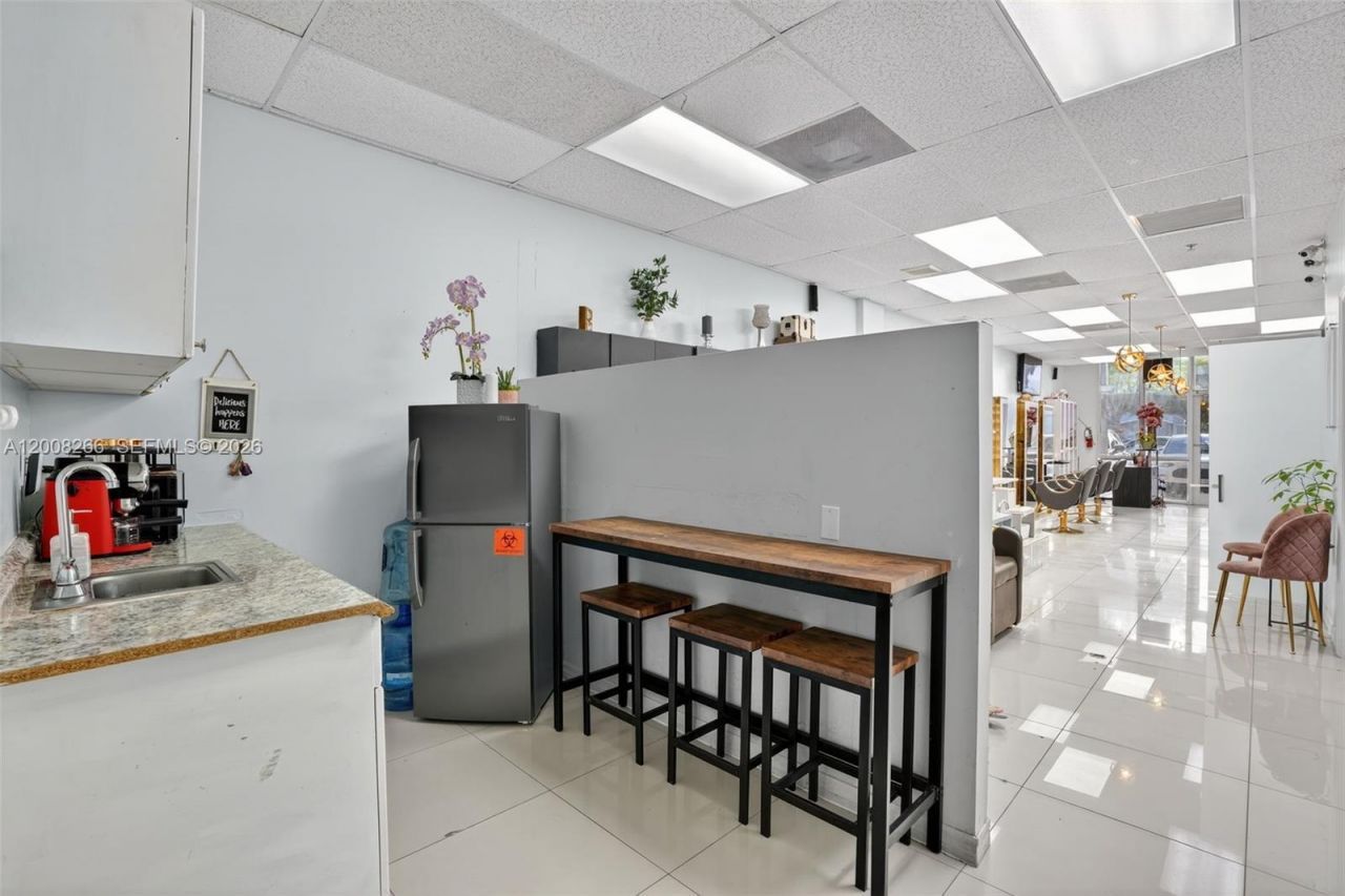 Beauty Salon For Sale On West Kendall , Kendall, FL 33175 Photo