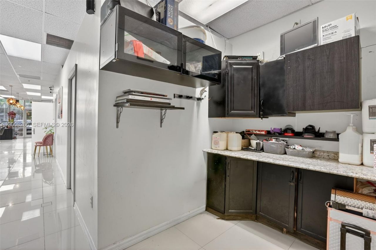 Beauty Salon For Sale On West Kendall , Kendall, FL 33175 Photo