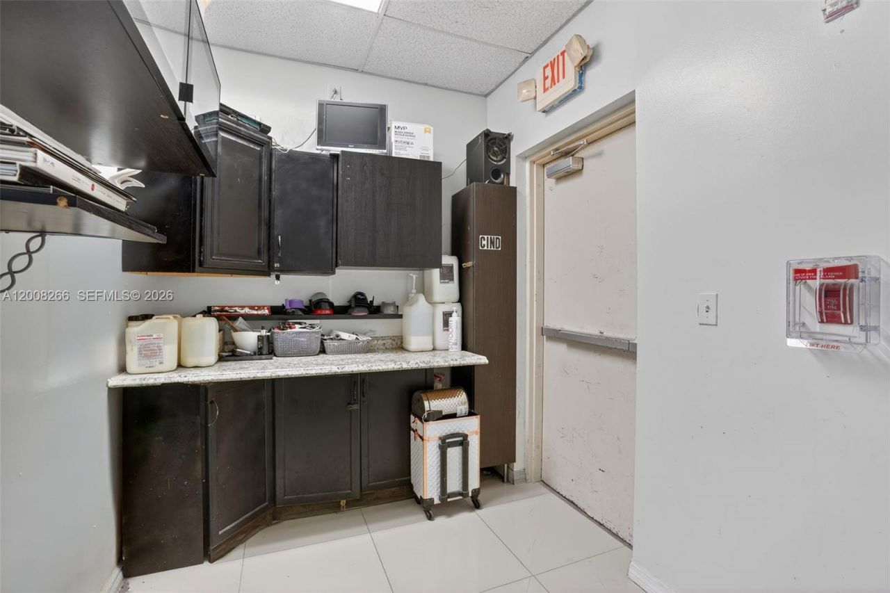 Beauty Salon For Sale On West Kendall , Kendall, FL 33175 Photo