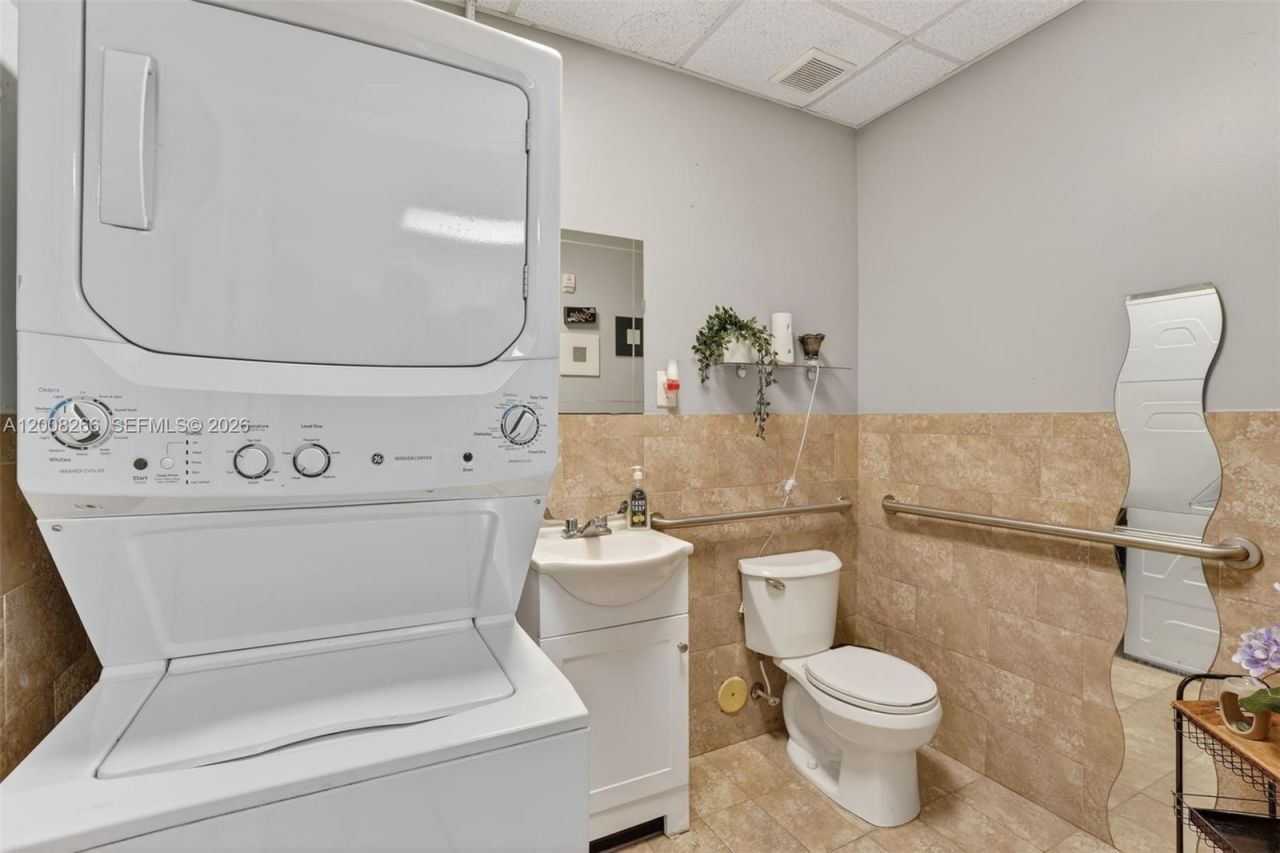 Beauty Salon For Sale On West Kendall , Kendall, FL 33175 Photo