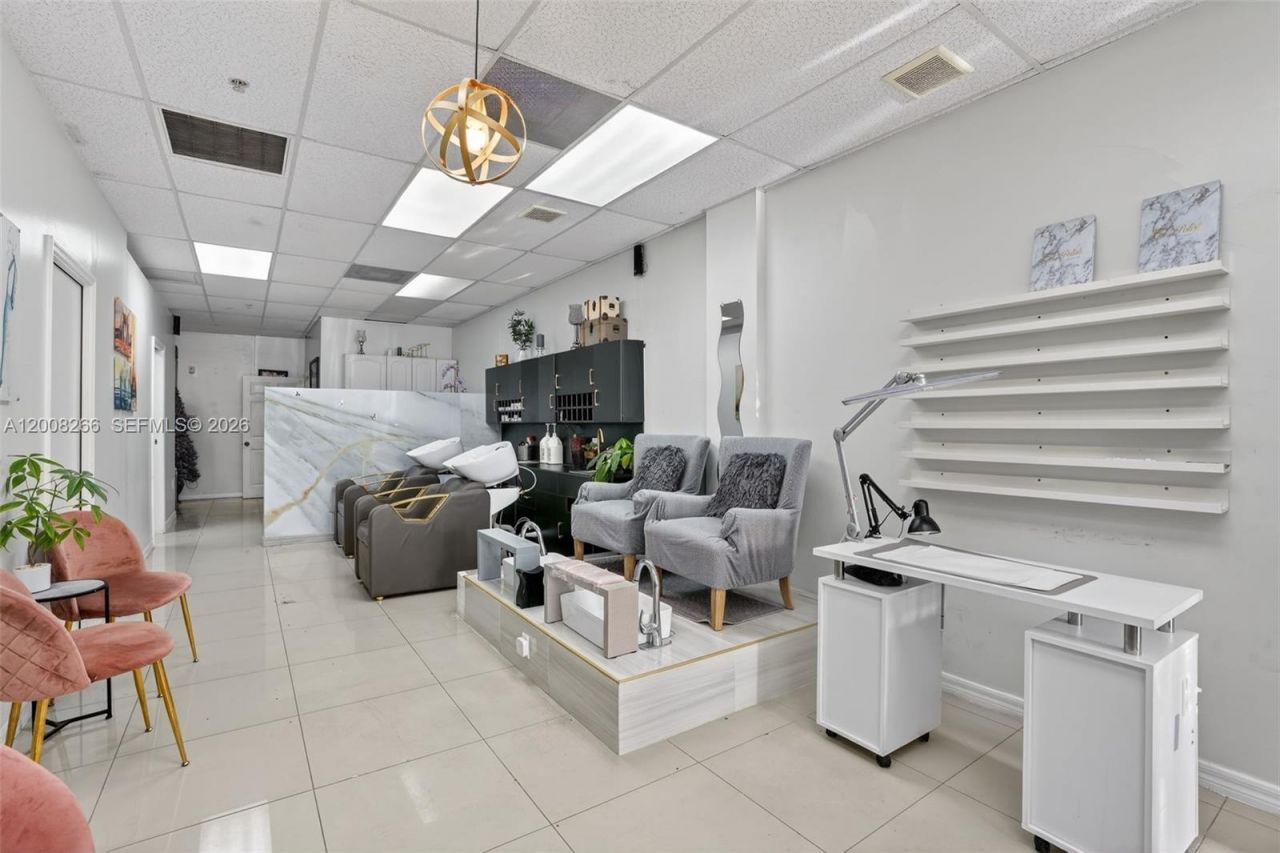 Beauty Salon For Sale On West Kendall , Kendall, FL 33175 Photo