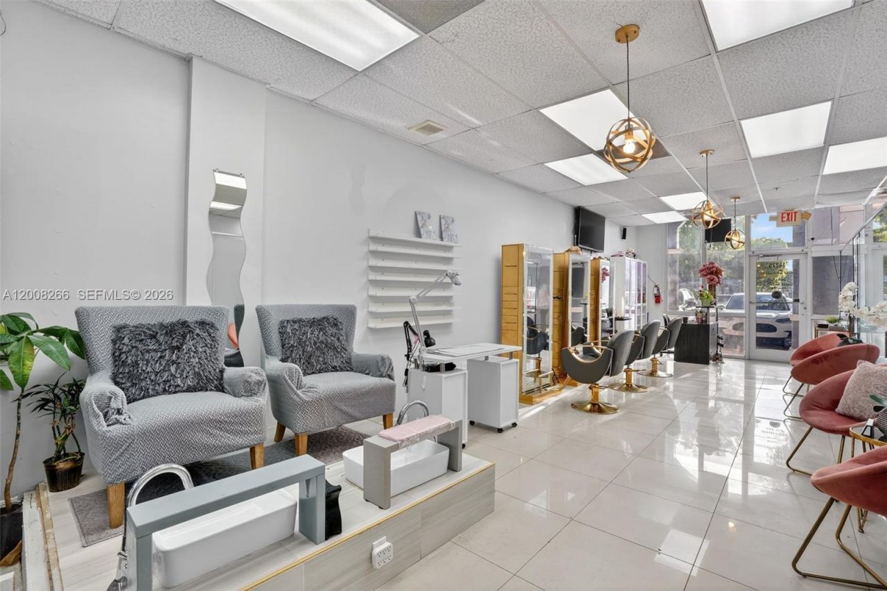 Beauty Salon For Sale On West Kendall , Kendall, FL 33175 Photo