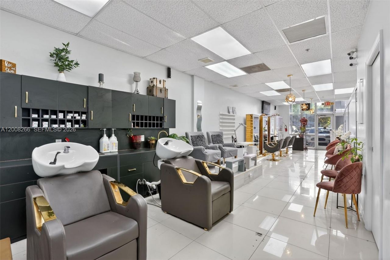 Beauty Salon For Sale On West Kendall , Kendall, FL 33175 Photo