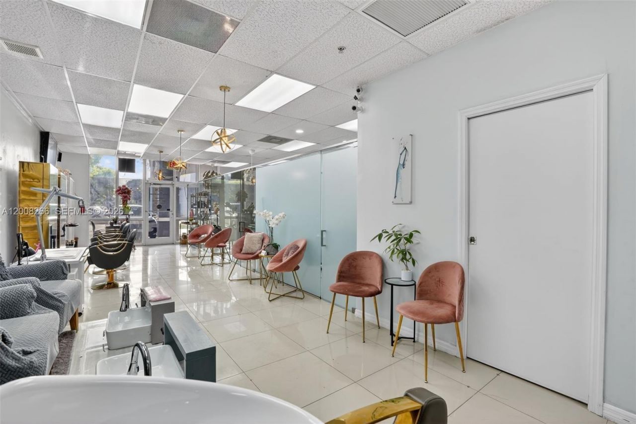 Beauty Salon For Sale On West Kendall , Kendall, FL 33175 Photo